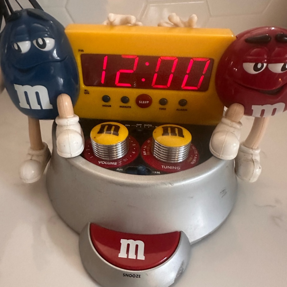 Y2K Era M&M’s Alarm Clock Radio – Vintage - Clock Works, Display Piece/Repair